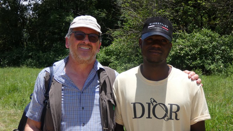 Tomas mit Hassan Guide Great Zimbabwe.jpg